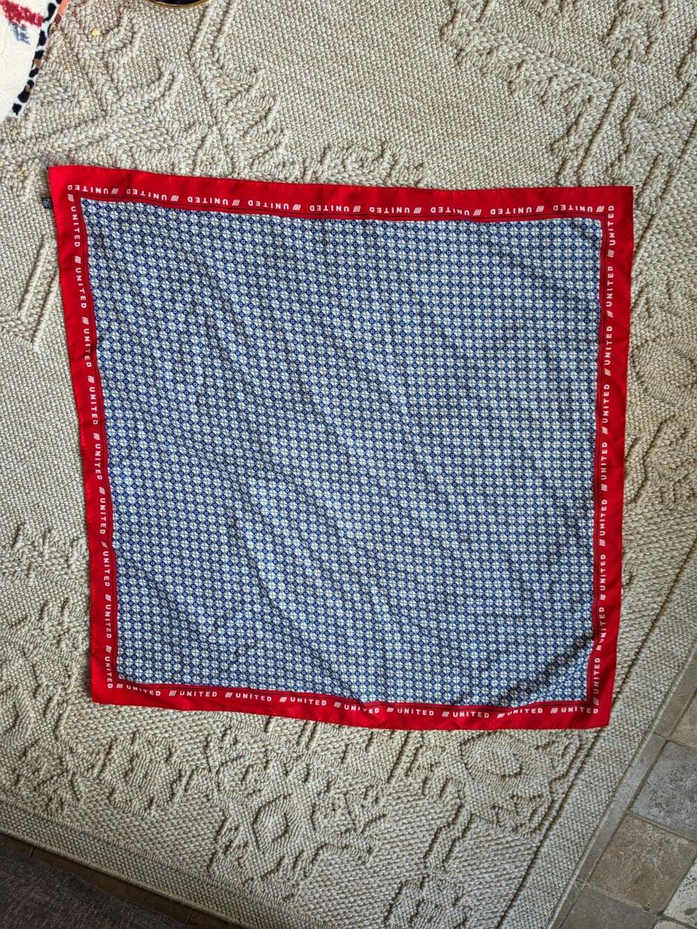 United Airlines Vintage Logo Pattern Neck Scarf Red Blue White Polyester